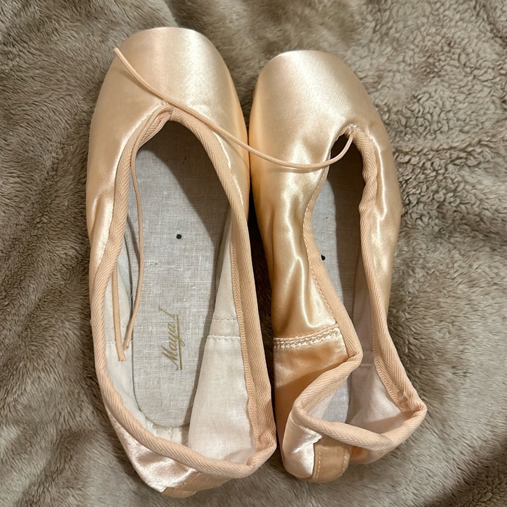 Nikolay ballerina pointe shoes size 4 xx